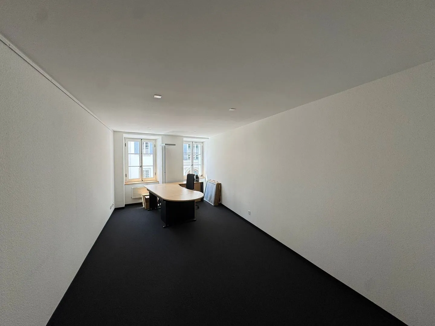 Office space for rent in the heart of Altdorf - Photo 5 of 13