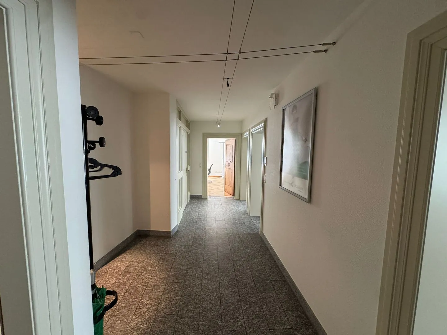 Office space for rent in the heart of Altdorf - Photo 6 of 13