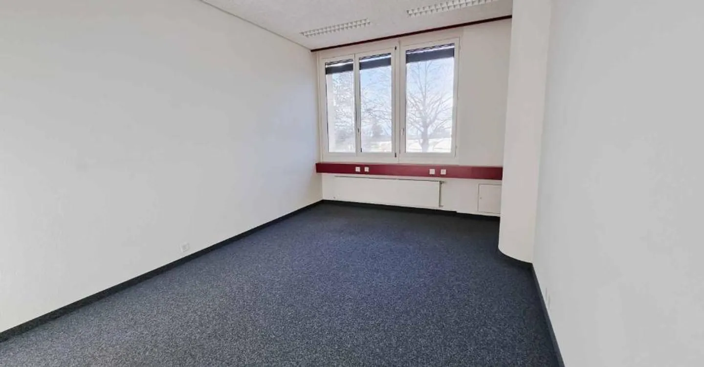 Office 4 rooms - Photo 2 of 7