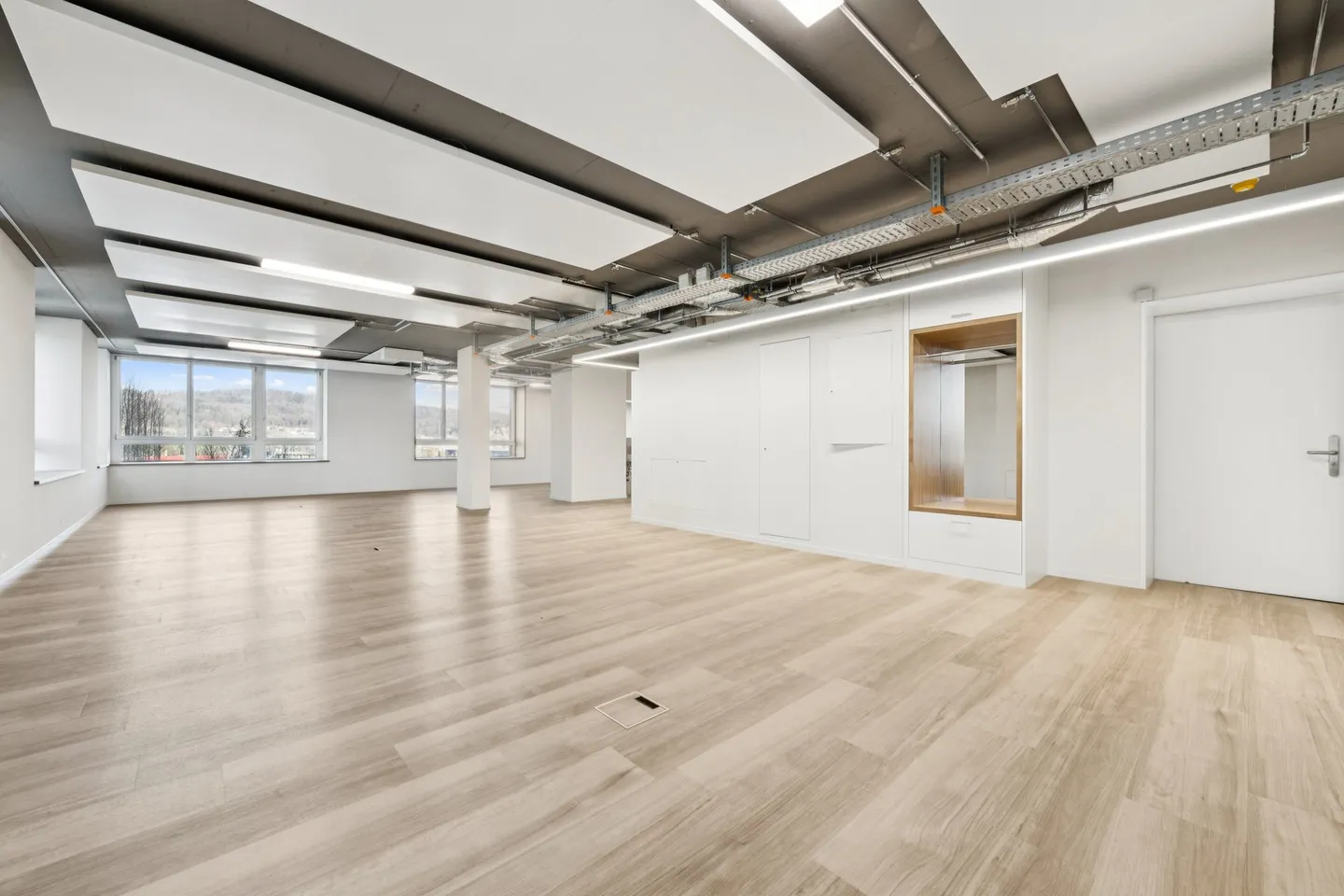 Modern Office Space in Tivoli - Photo 2 of 3