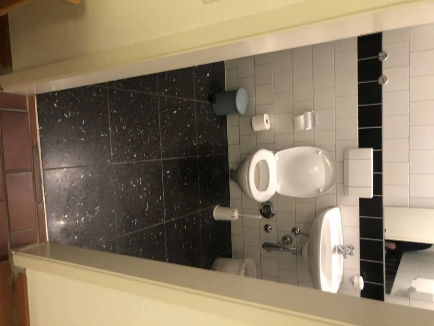 Spazio ufficio in una buona posizione pedonale - Foto 6 di 6