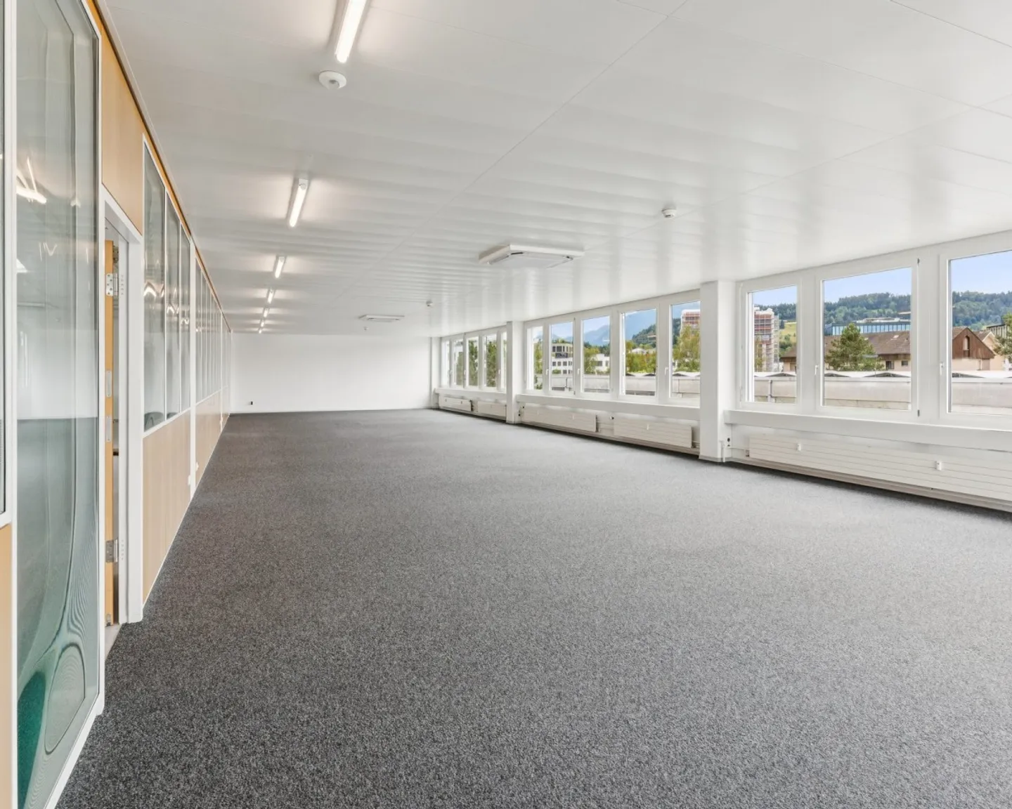 Espaces de bureau et commerciaux flexibles dans un emplacement central - Photo 6 sur 7