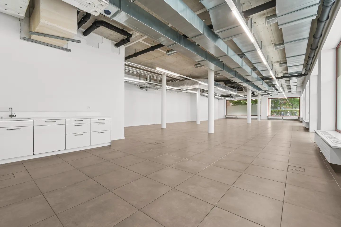 Grosszügiger Gewerberraum an attraktiver Lage im Quartier Greencity - Foto 4 di 10