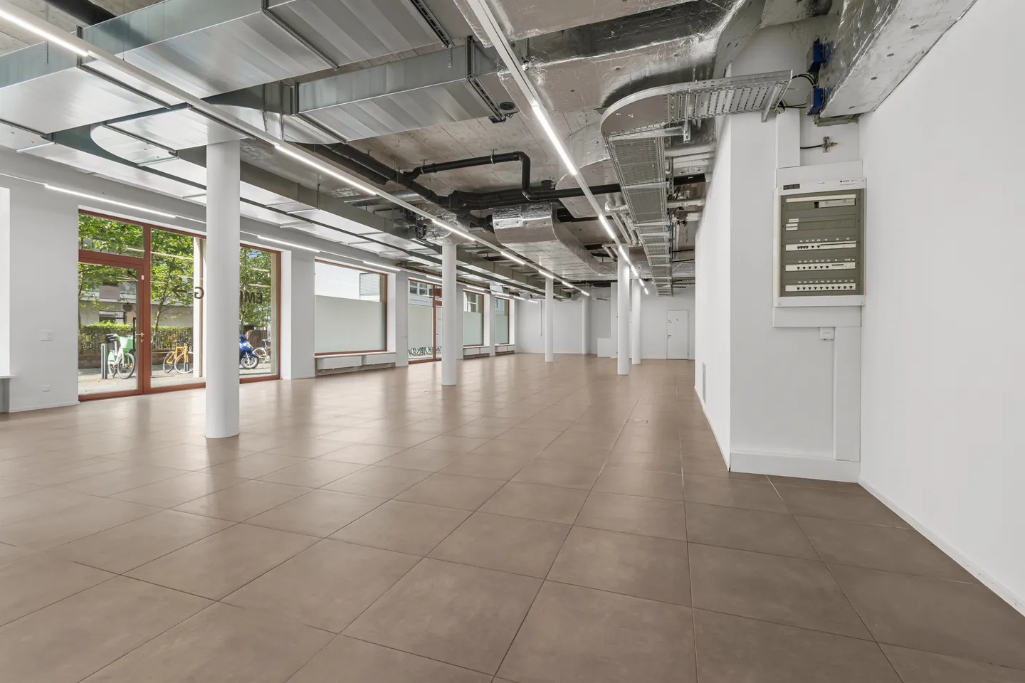 Grosszügiger Gewerberraum an attraktiver Lage im Quartier Greencity - Foto 5 di 10