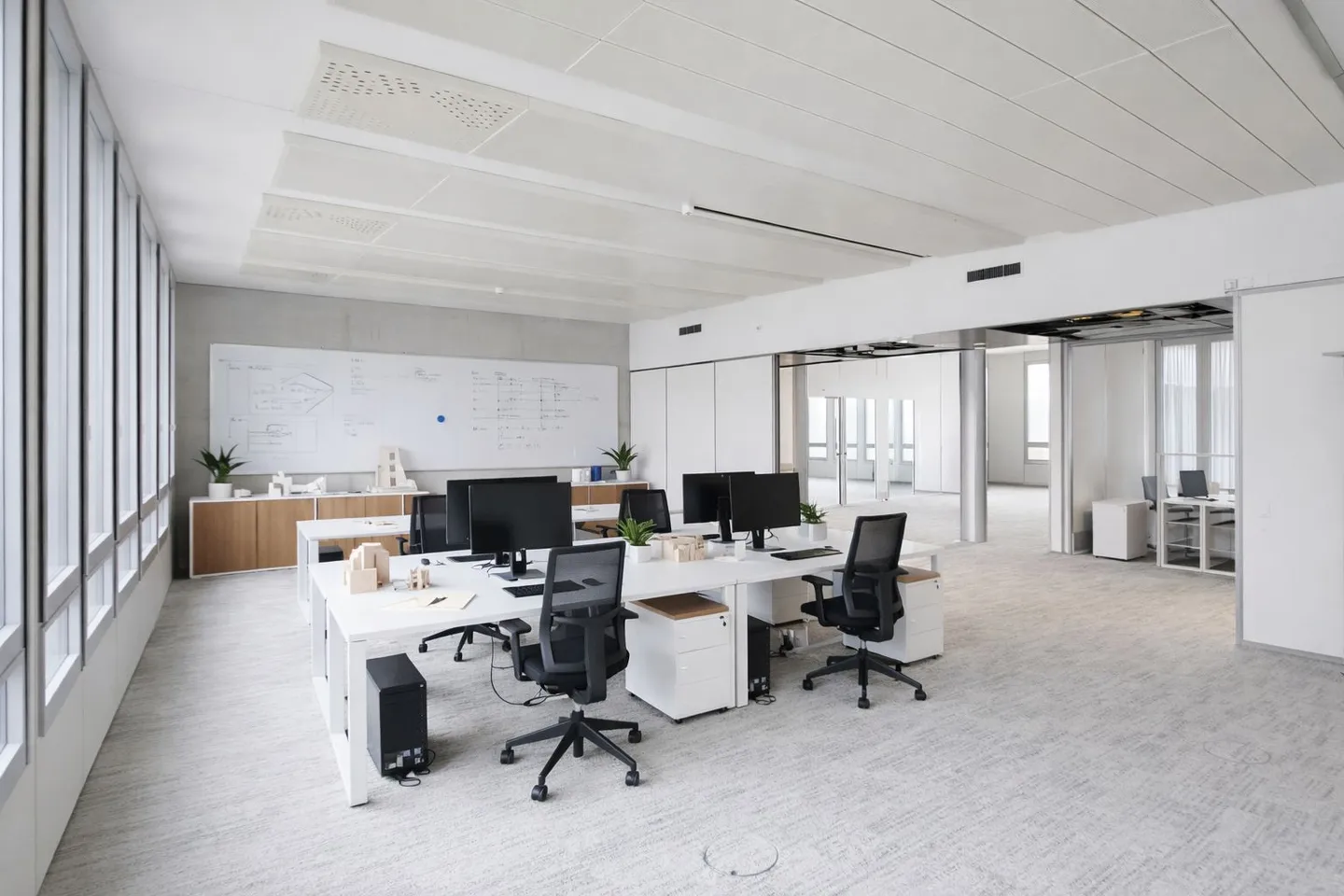 La tua nuova posizione su 2.700 m²! - Foto 2 di 13