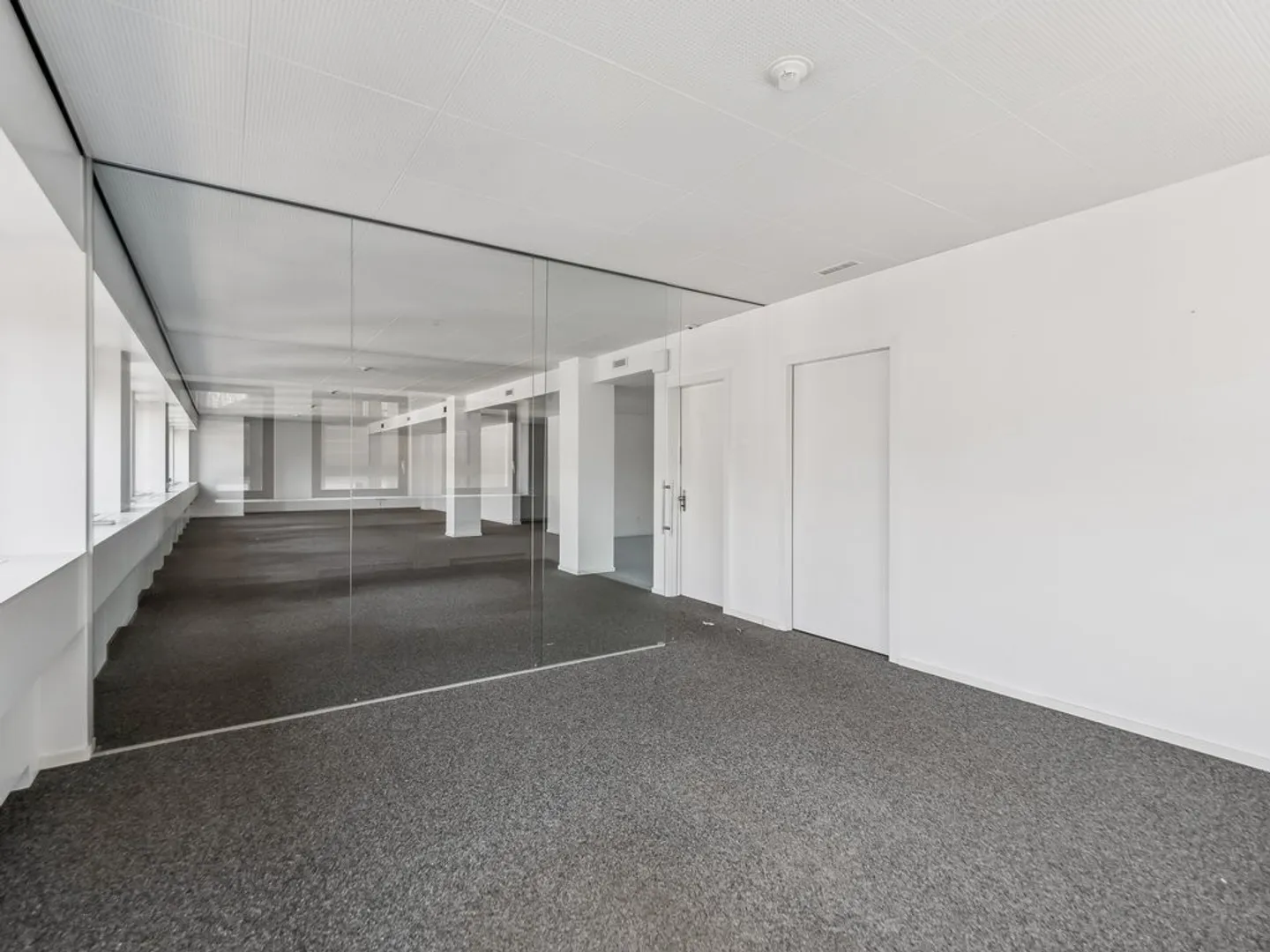Spazi ufficio luminosi in posizione centrale a Locarno - Foto 4 von 10