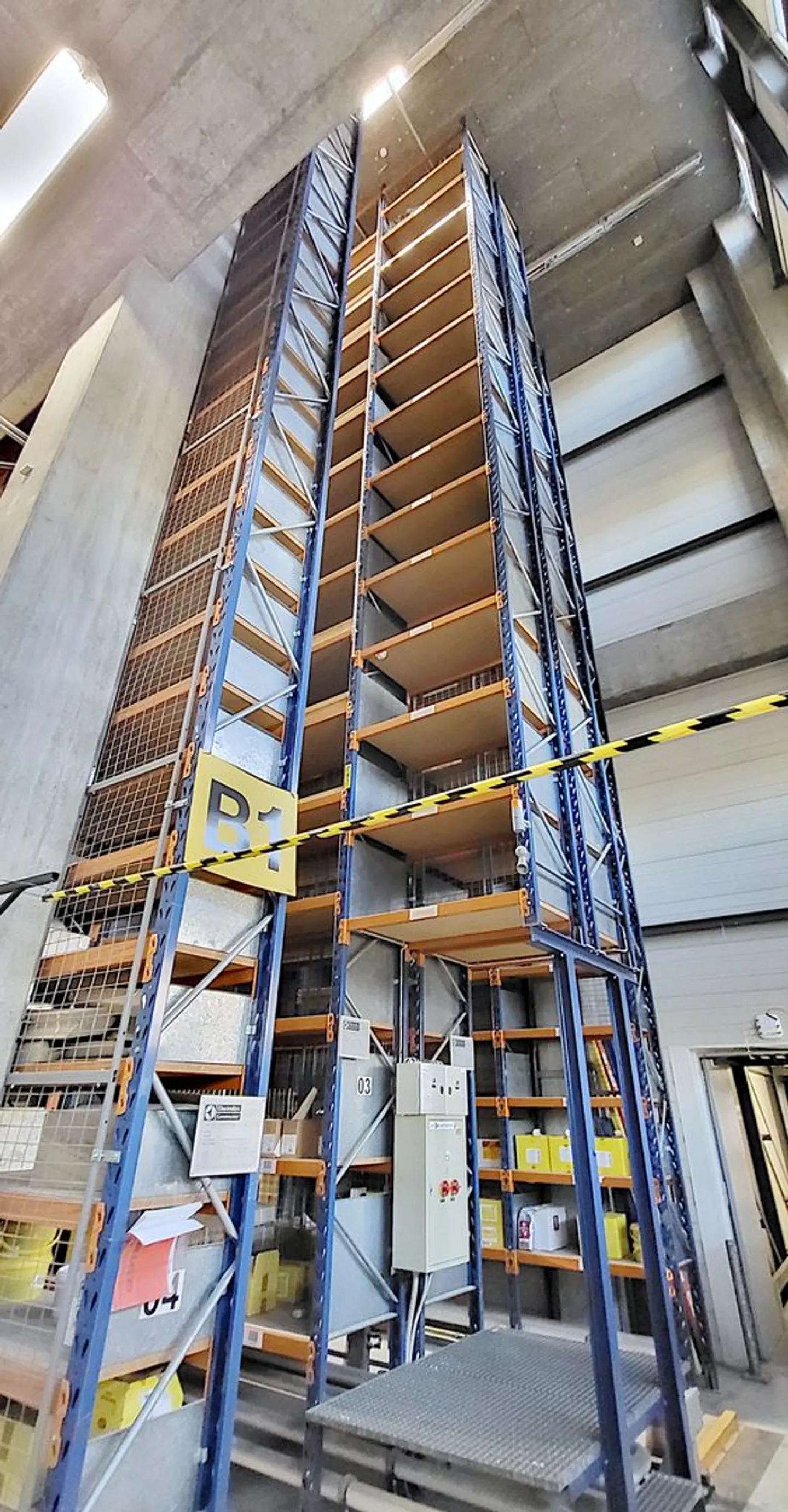 Warehouse/Logistics Areas on the Ground Floor - Photo 4 of 6