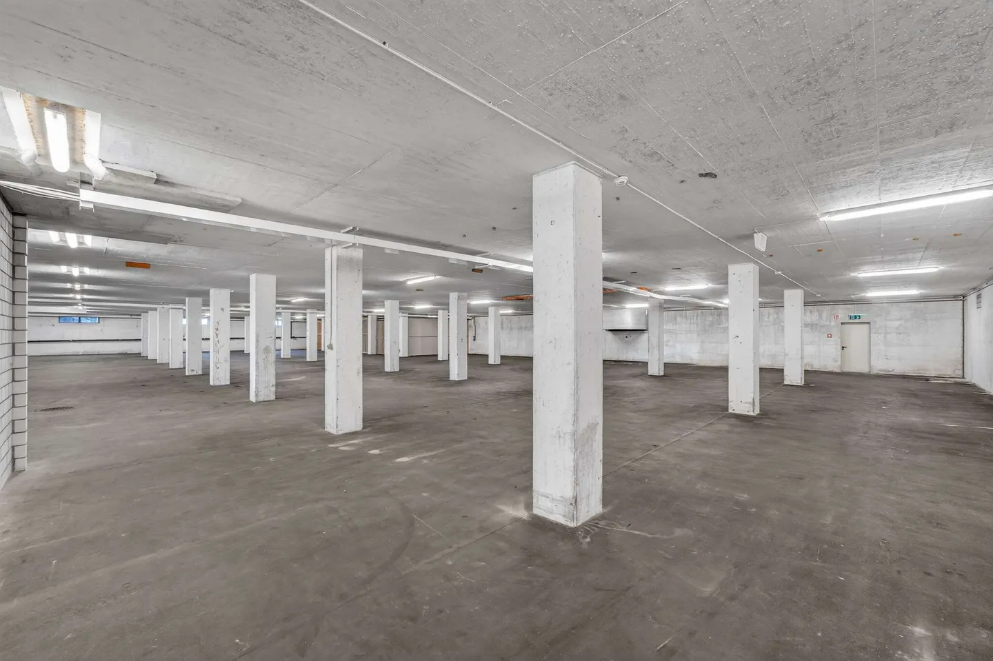 Spazi di magazzino e logistica da 2.379 m² a 5.200 m² con accesso diretto ai camion - Foto 4 di 13