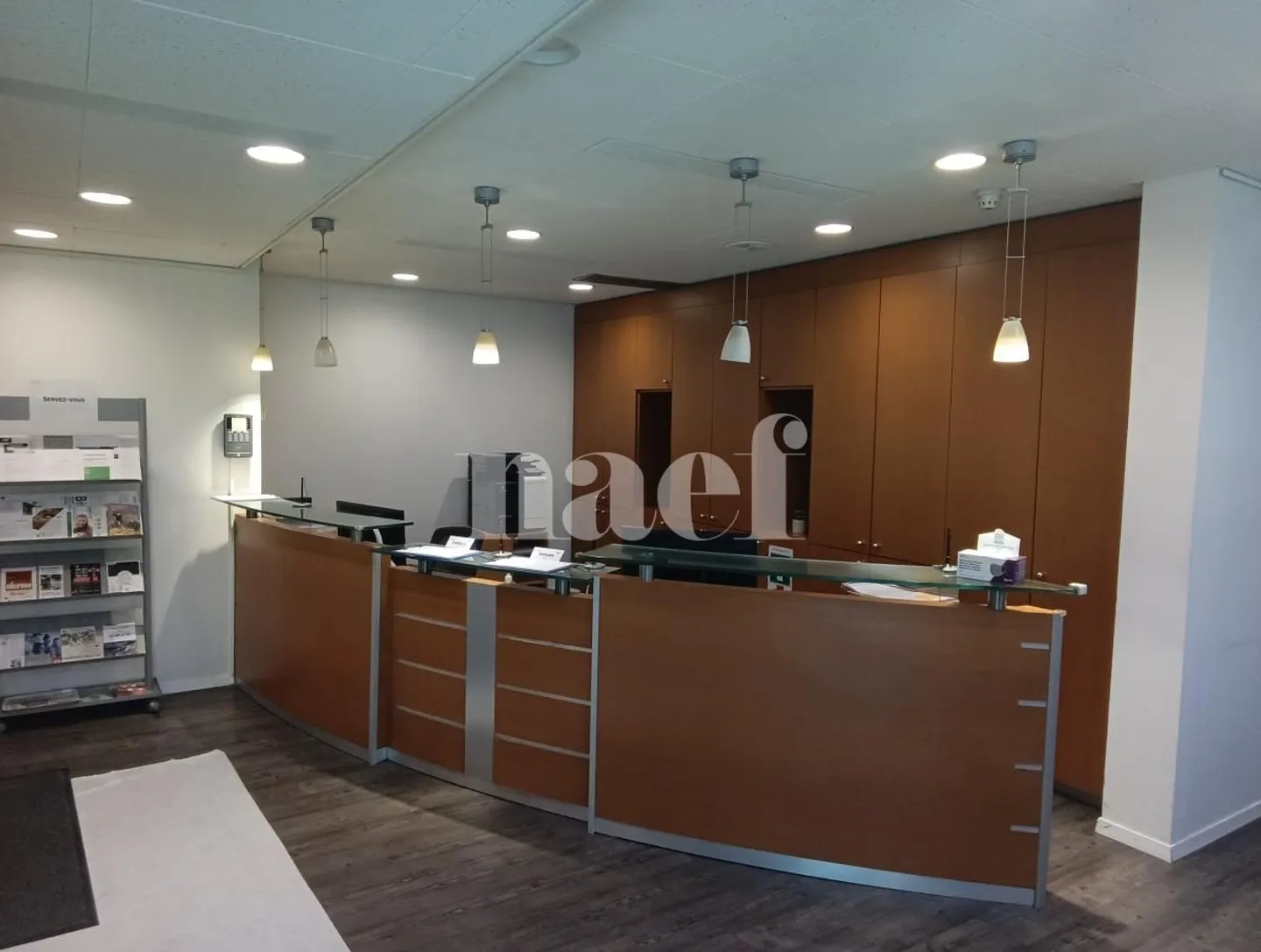 Offices of approximately 292 m2 - Photo 2 of 9