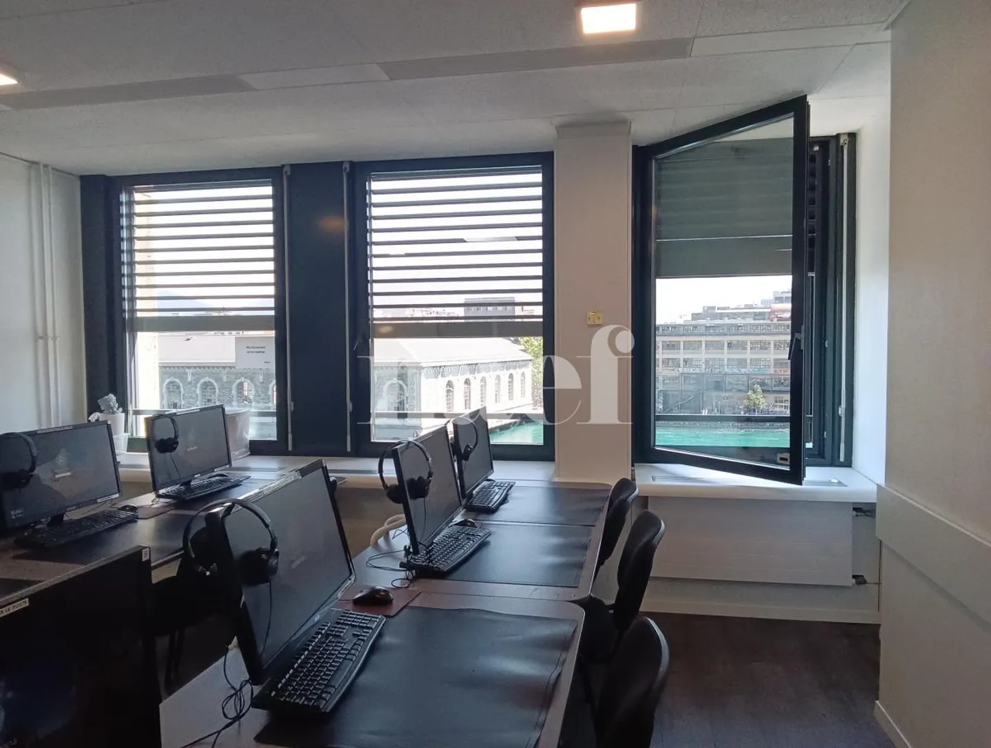 Offices of approximately 292 m2 - Photo 5 of 9