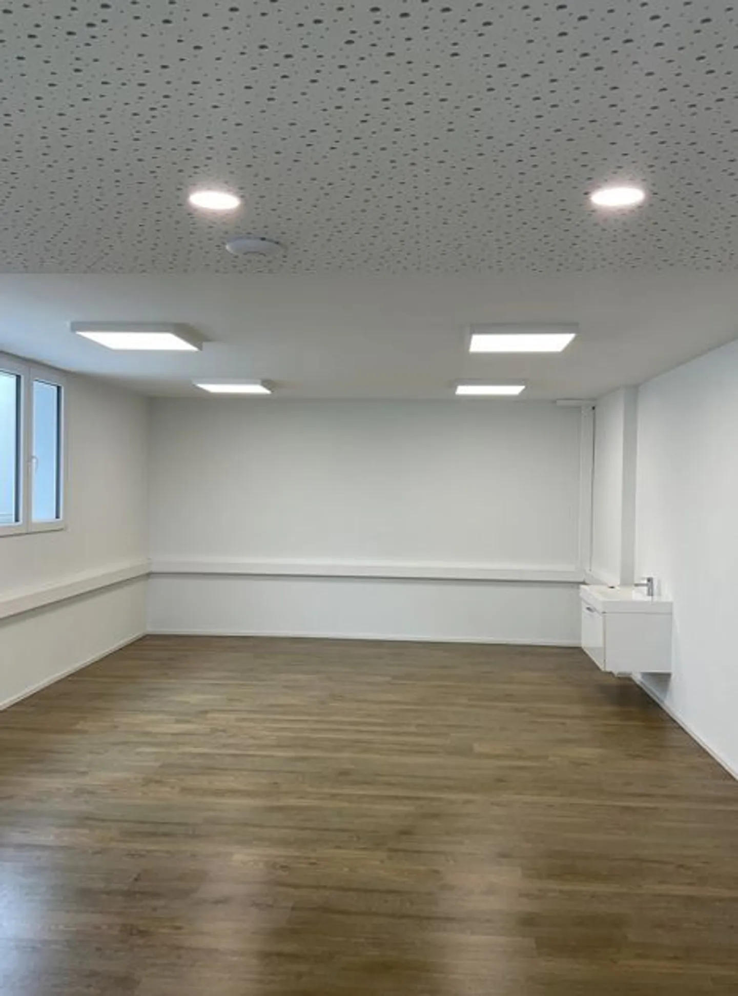 Office/Commercial Space in Oftringen at Attractive Conditions - Photo 5 of 9