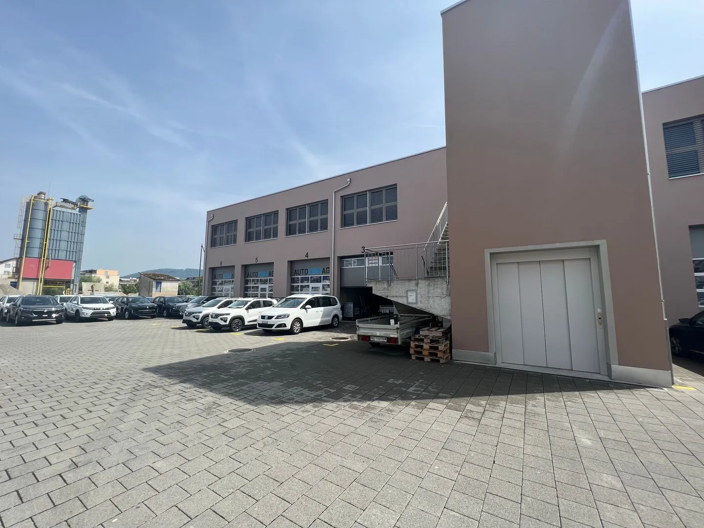 Office/Commercial Space in Oftringen at Attractive Conditions - Photo 1 of 9