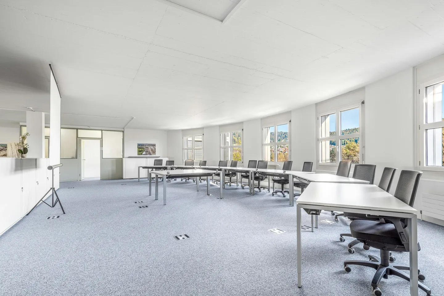 PLAZA | Bureau open space haut de gamme - inondé de lumière avec salle de réunion & kitchenette - Photo 6 sur 9