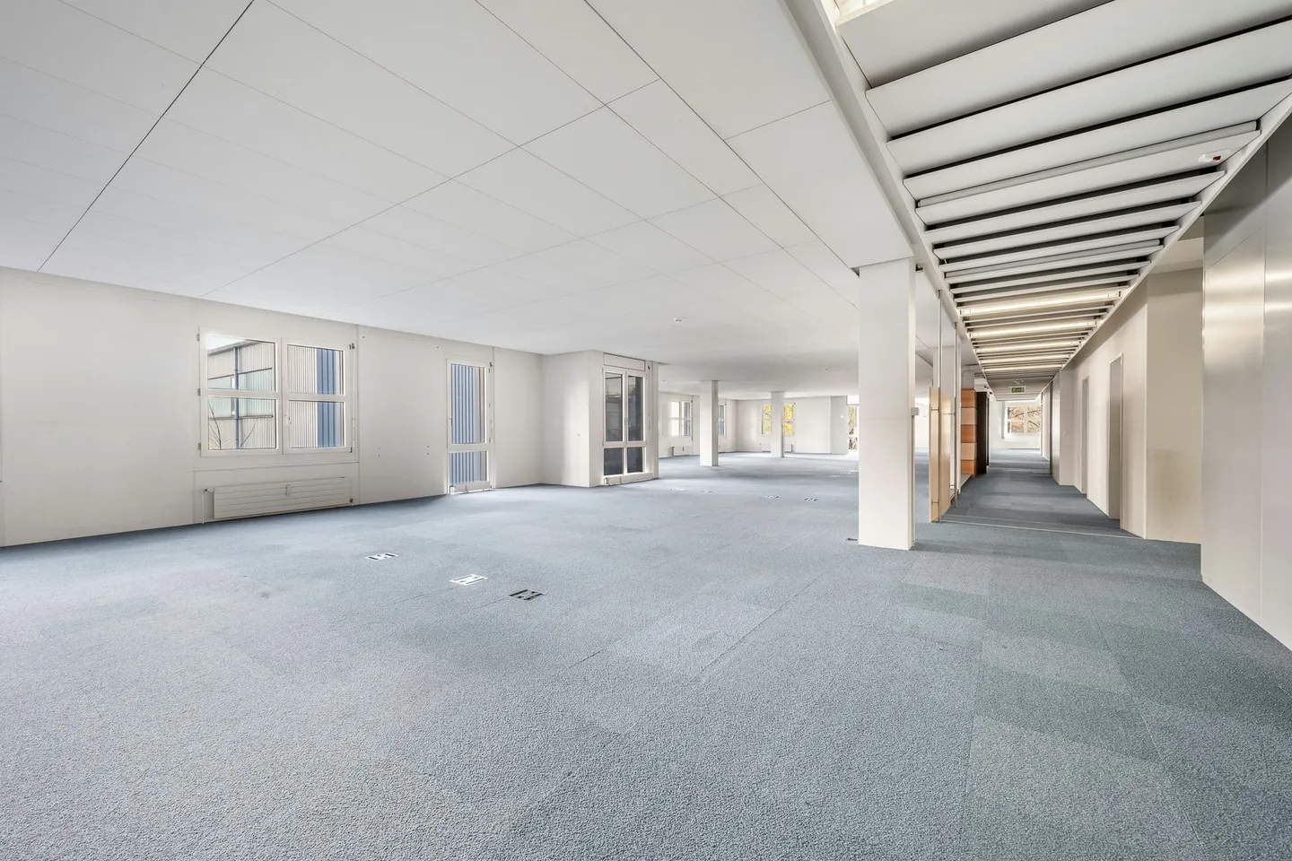 Espaces de bureau agrandis 355 - 1'250 m2 divisibles de manière flexible - Photo 4 sur 6