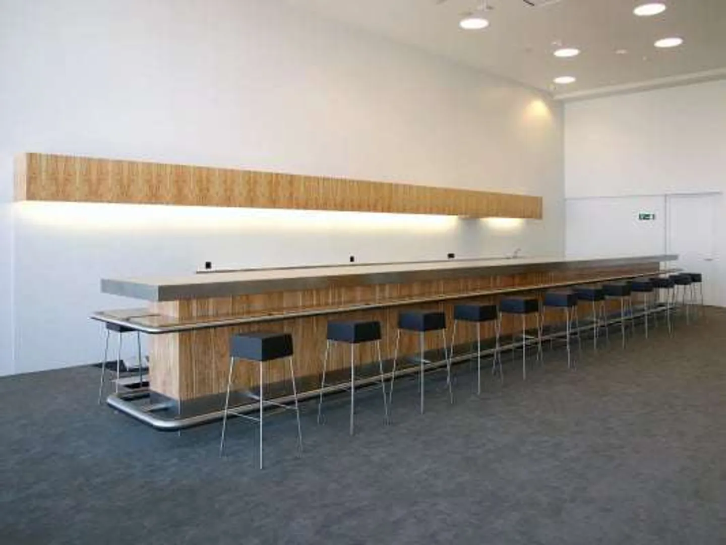 Your Open-Plan Office in the Picasso House - Photo 3 of 13