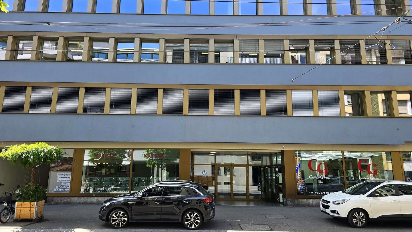 Plug & Work Offices in Prime Location? Near SBB Basel Station (partial area also possible) - Photo 8 of 13