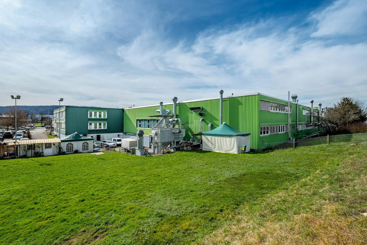 Site de production avec avenir - 7 500 m² d'espace commercial flexible - Photo 2 sur 13