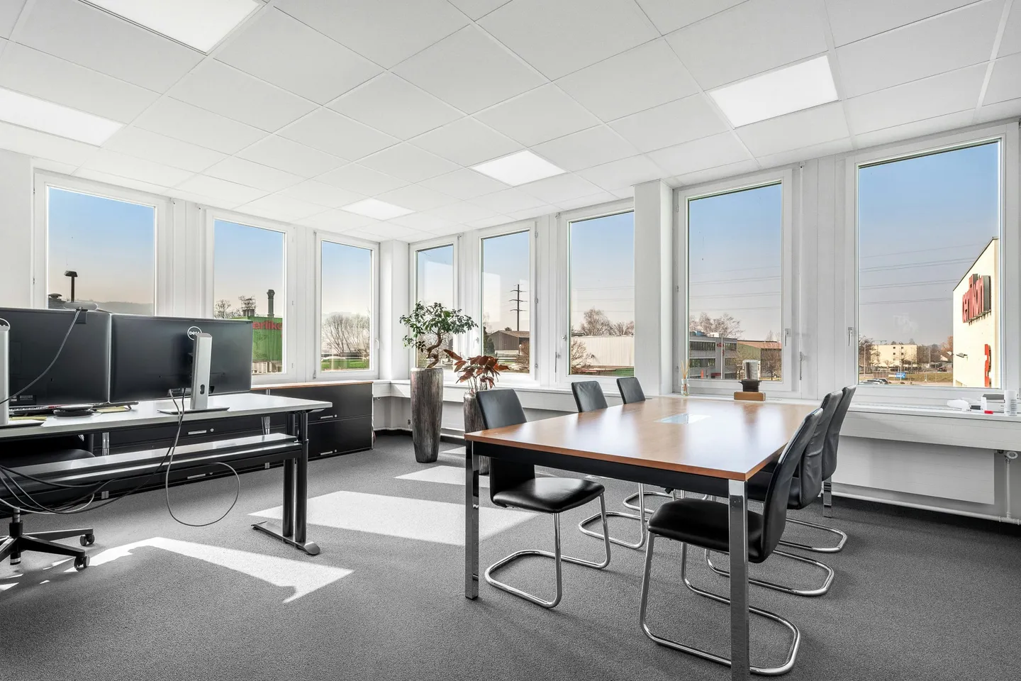 Site de production avec avenir - 7 500 m² d'espace commercial flexible - Photo 9 sur 13