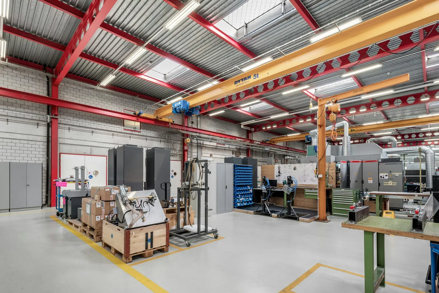 Espaces commerciaux et de production avec bureau à partir de 2 000 m² - flexibles et bien desservis - Photo 4 sur 11