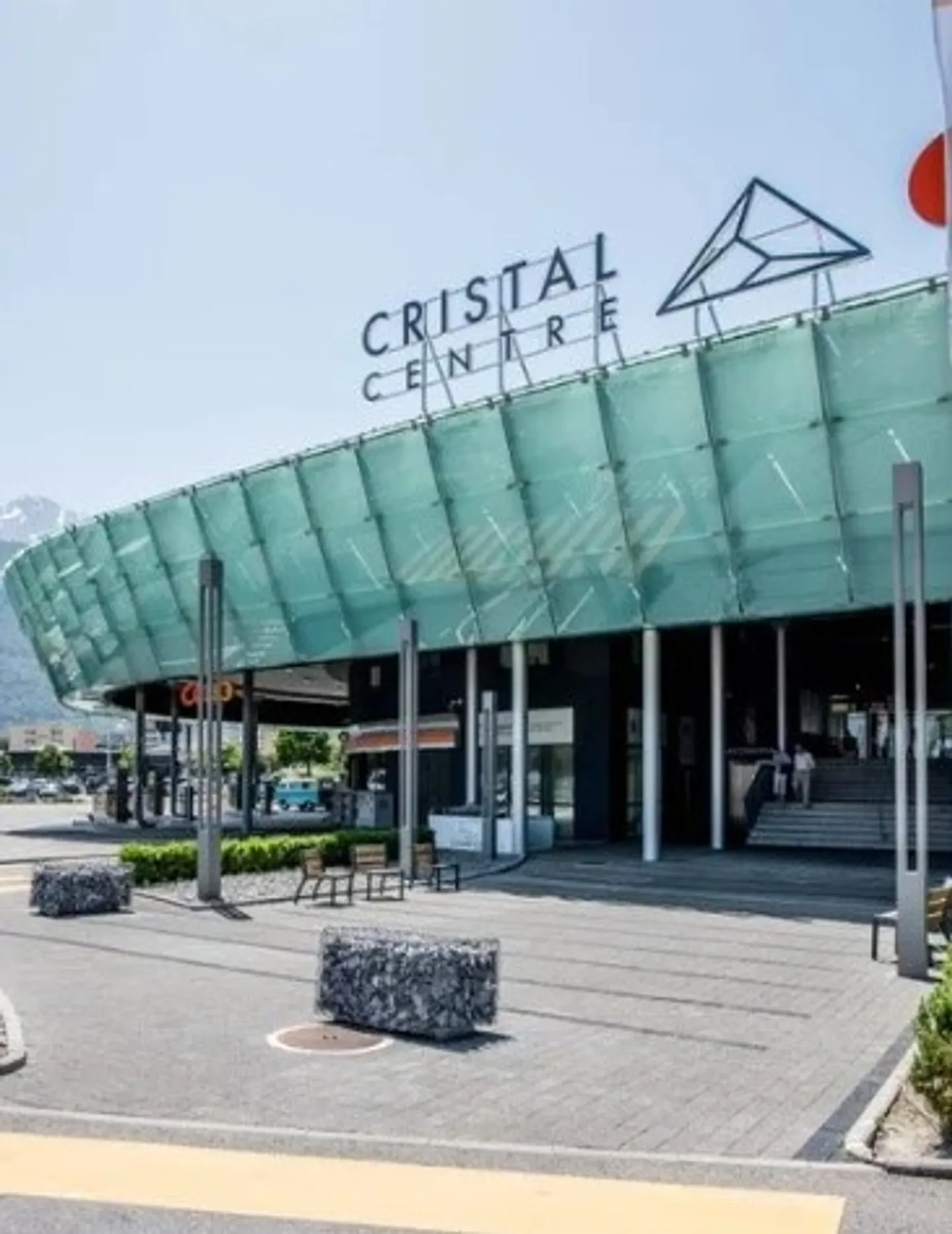 AT CRYSTAL ¦ YOUR BUSINESS IN THE HEART OF VALAIS - Photo 5 of 5
