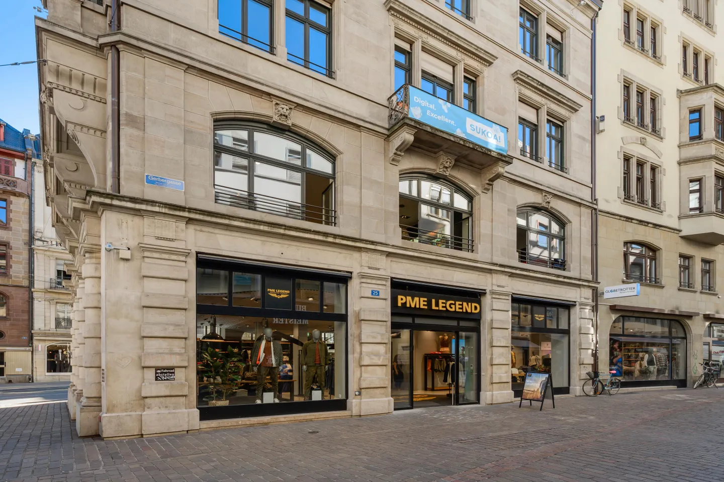 Maximum visibility thanks to 180° shop window front on Gerbergasse - Photo 2 of 2