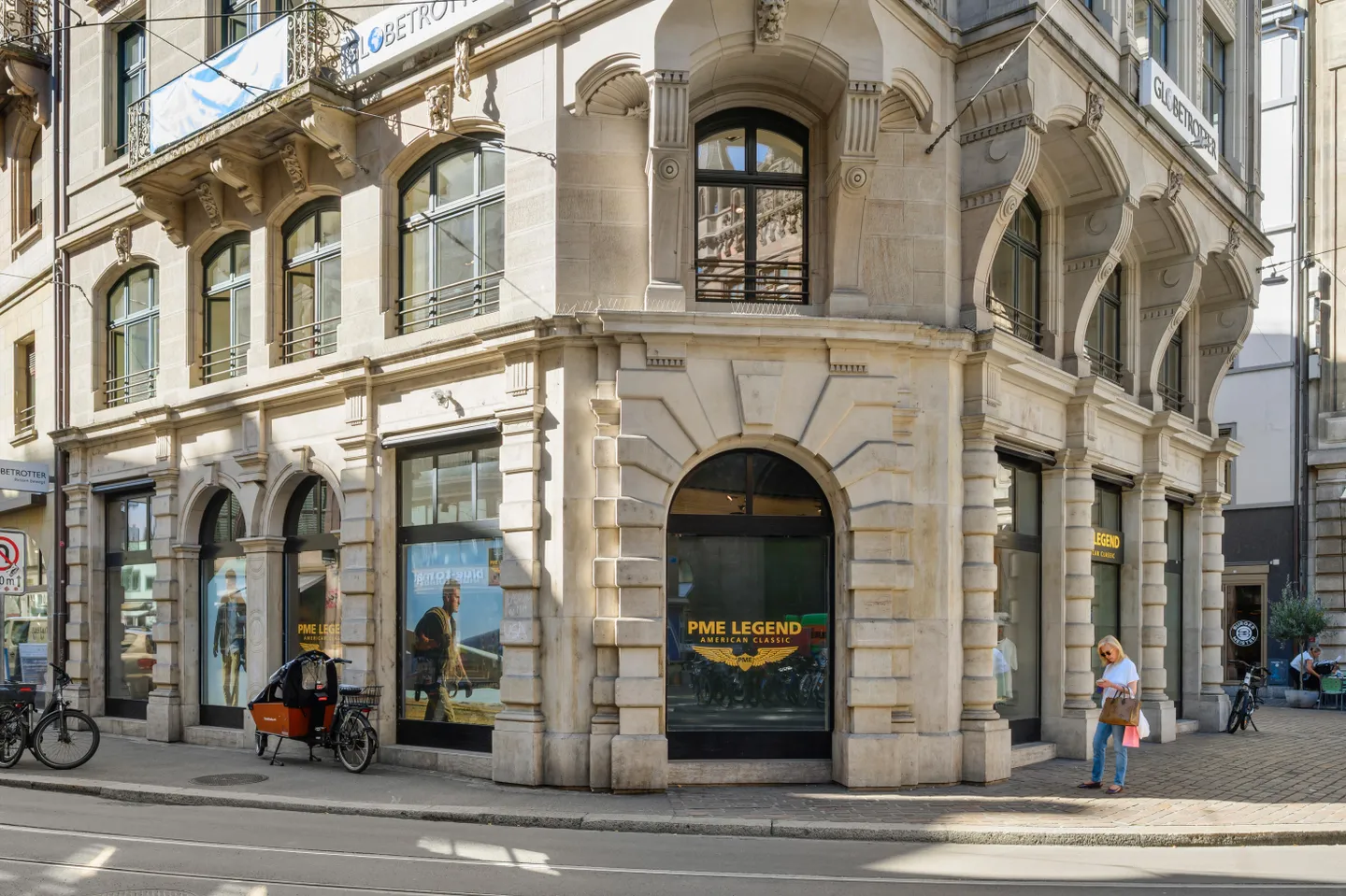 Maximum visibility thanks to 180° shop window front on Gerbergasse - Photo 1 of 2