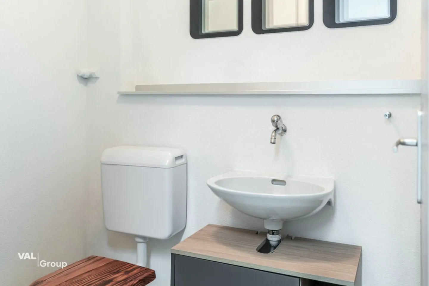 Versatile usable premises centrally located in Brig - Photo 6 of 13
