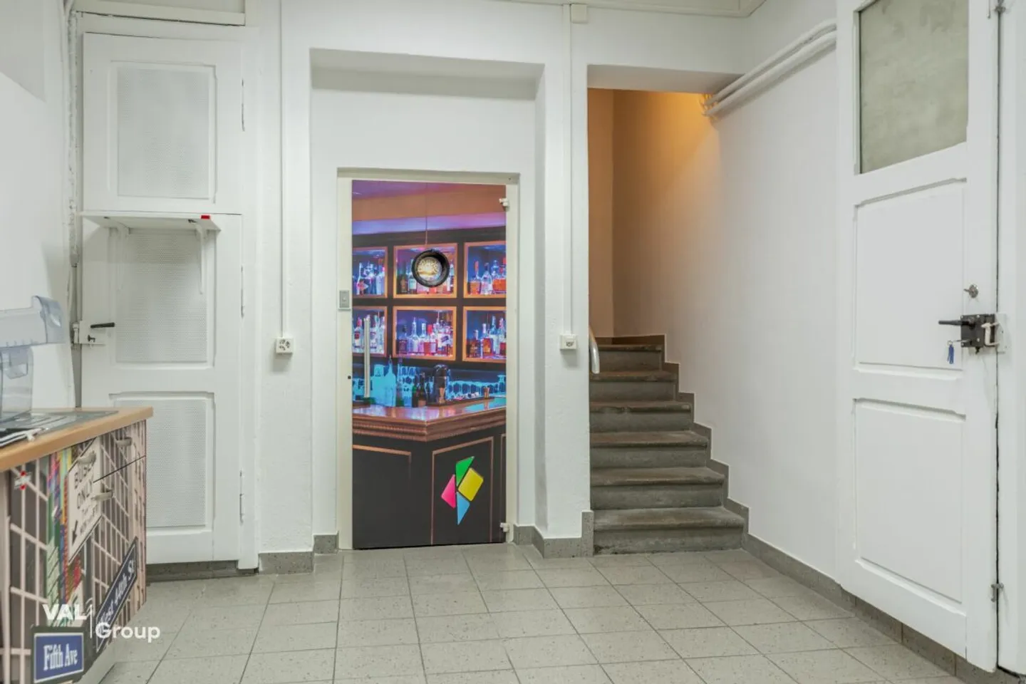 Versatile usable premises centrally located in Brig - Photo 4 of 13