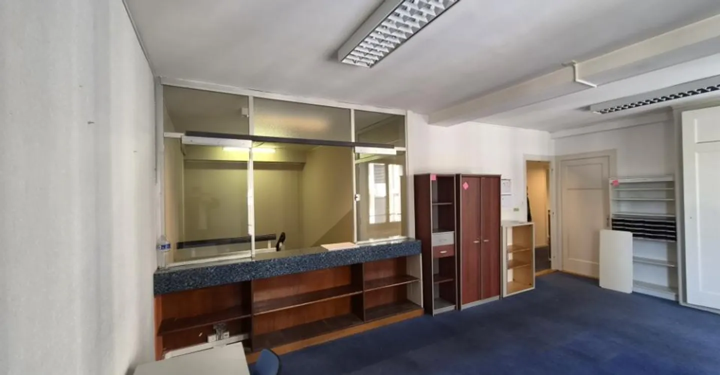 Ufficio di circa 192 m2, situato al 1° piano. - Foto 6 di 8
