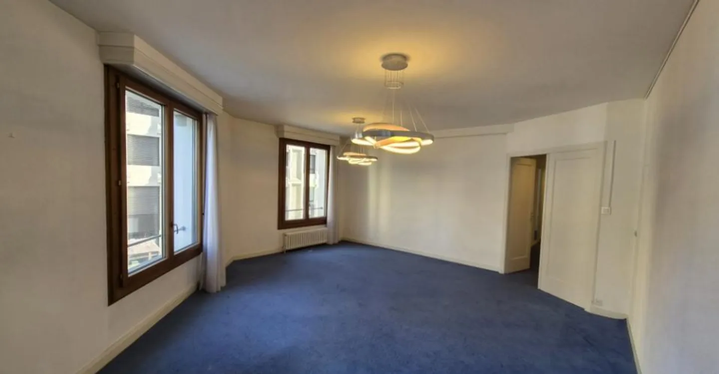 Ufficio di circa 192 m2, situato al 1° piano. - Foto 3 di 8