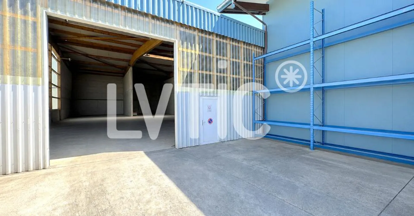 EXCLUSIVITÉ - Halle industrielle de 1500 m2 à louer à Moudon - Foto 7 di 8