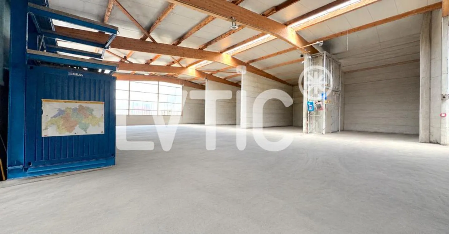 EXCLUSIVITÉ - Halle industrielle de 1500 m2 à louer à Moudon - Foto 4 di 8