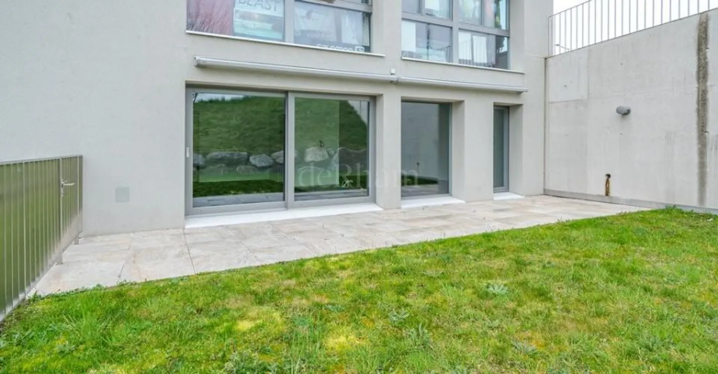 Beautiful ground floor space with private terrace - Photo 6 of 11