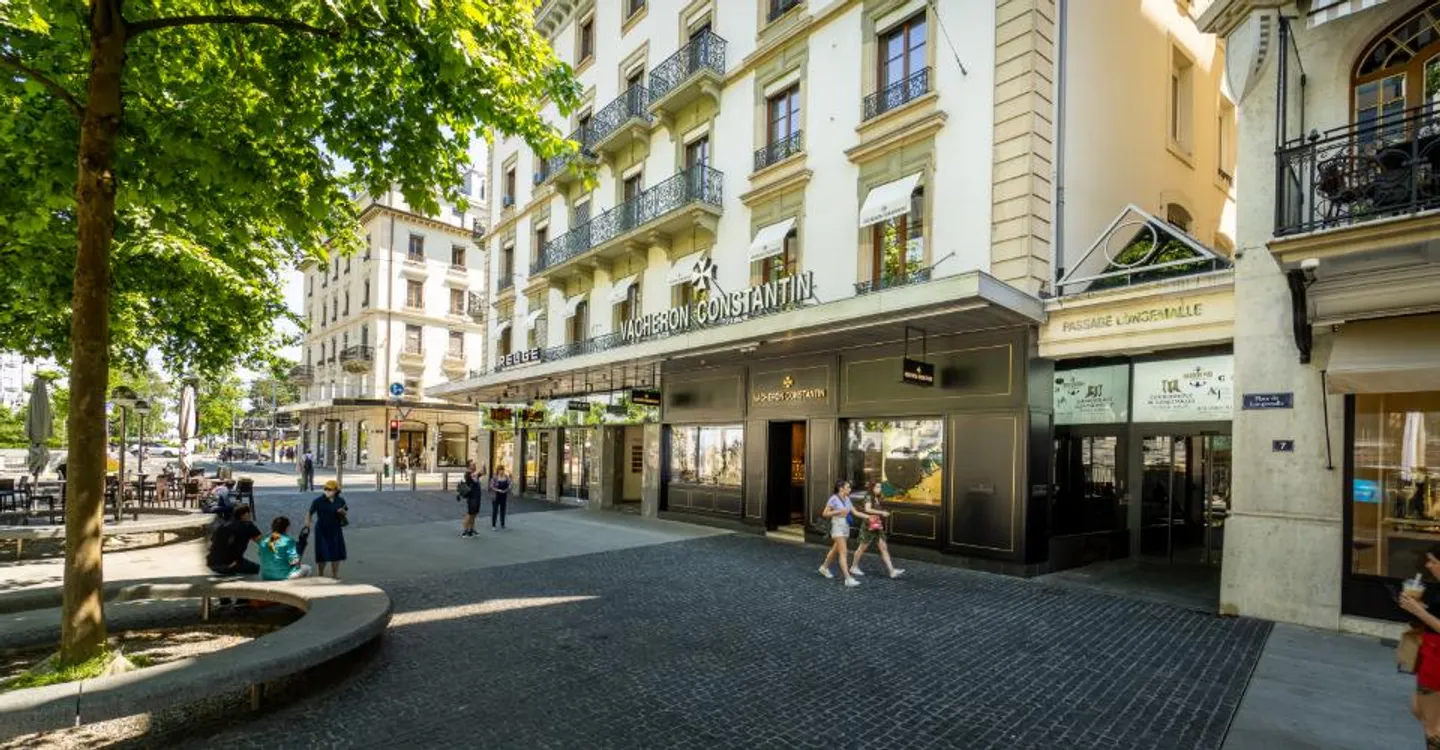 Exceptional location in the heart of Geneva - Photo 2 of 9