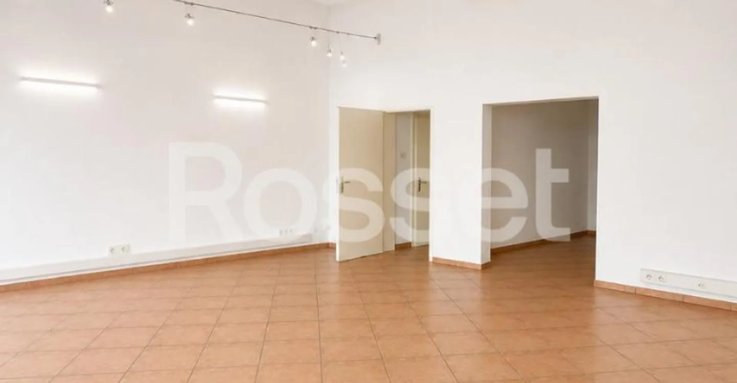 Arcade of approx. 155 m² on the ground floor - Photo 3 of 5