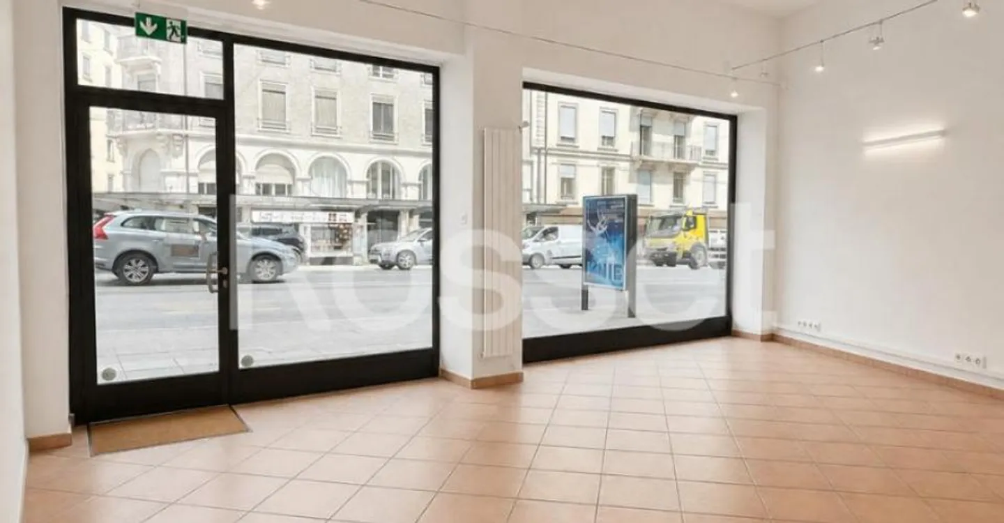 Arcade of approx. 155 m² on the ground floor - Photo 2 of 5