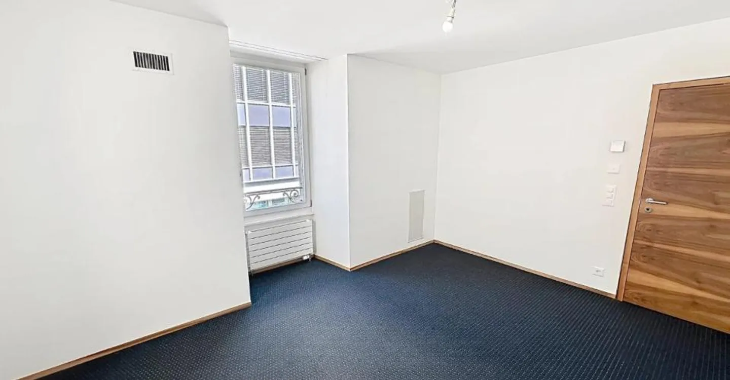 Exceptional offices of 1,250 m² in the heart of Nyon - Photo 9 of 12