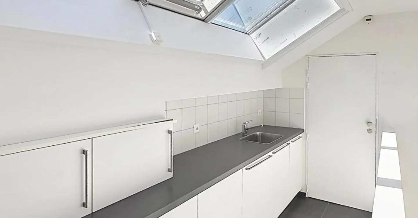 Exceptional offices of 1,250 m² in the heart of Nyon - Photo 11 of 12