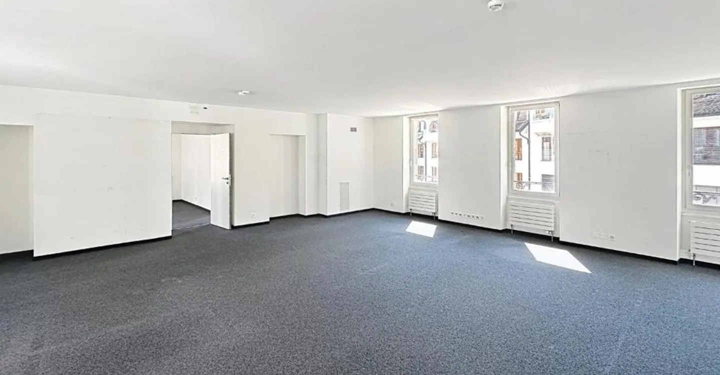 Exceptional offices of 1,250 m² in the heart of Nyon - Photo 8 of 12