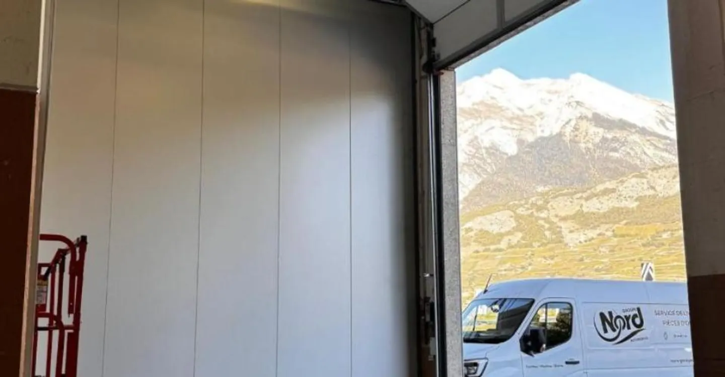 Storage Hall - Craft of 477 m² for rent in Conthey - Photo 4 of 8