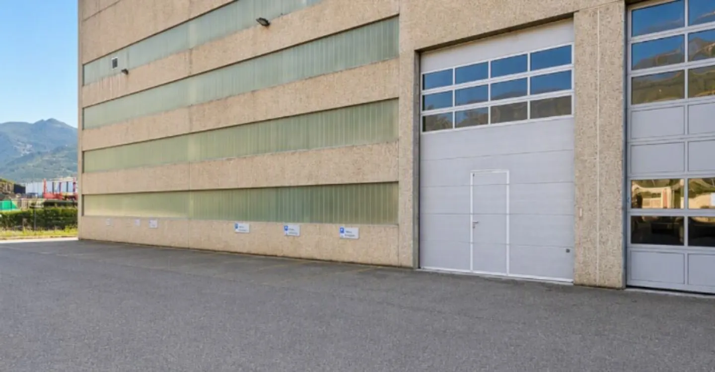 Storage Hall - Craft of 477 m² for rent in Conthey - Photo 6 of 8