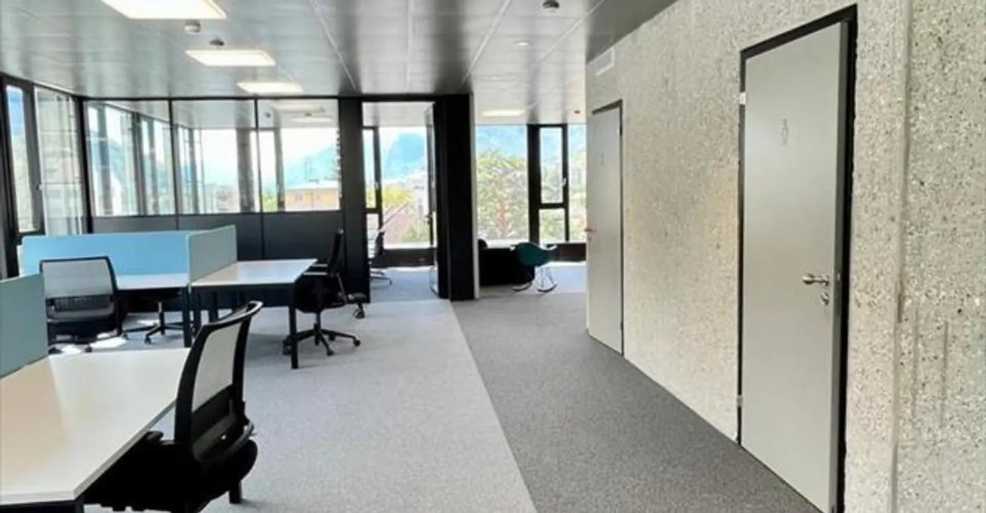 Bureau privatif de 25 m² meublé et équipé pour 3 personnes - Foto 9 di 12