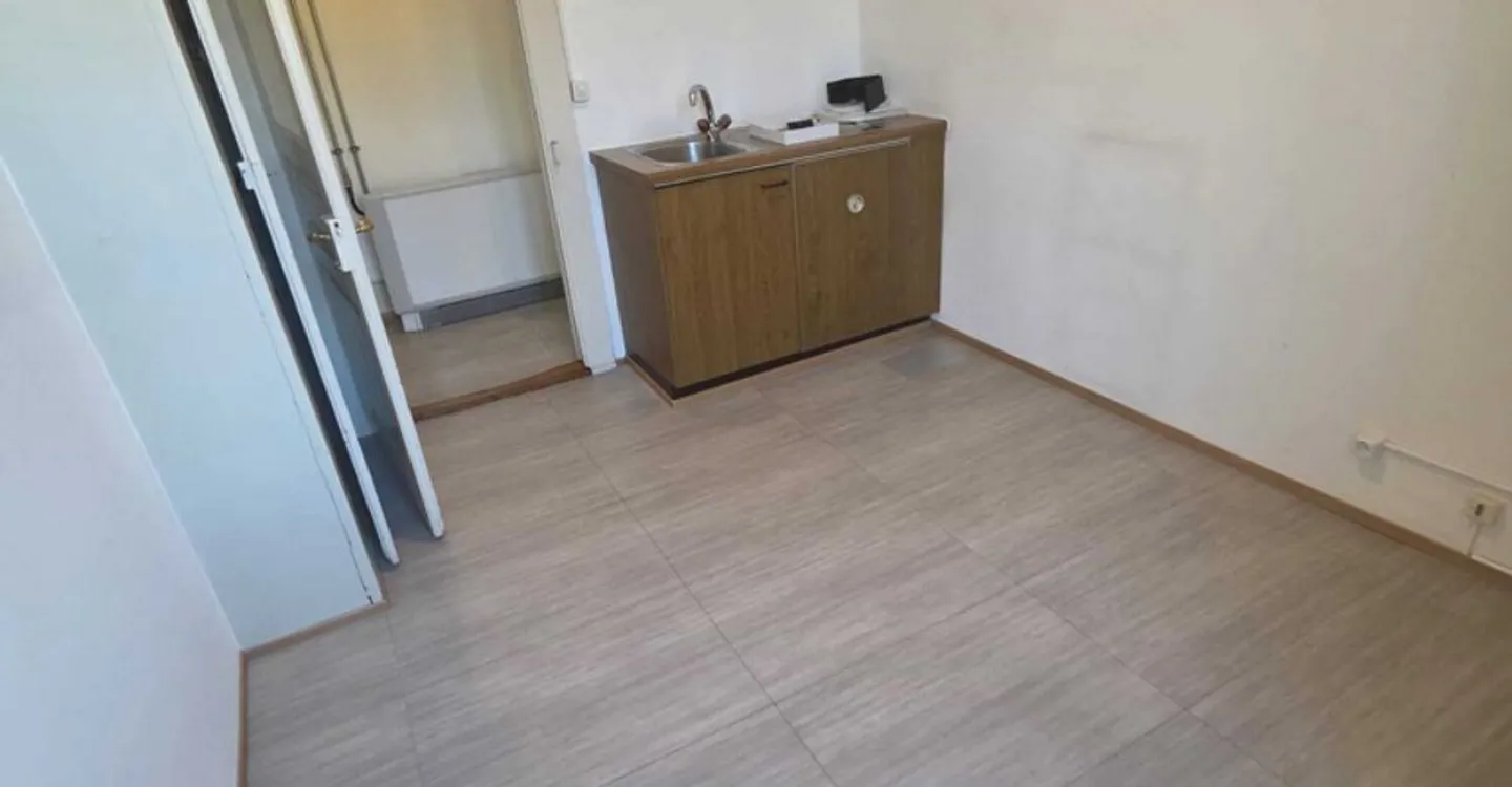 Office - 56 m2 office for rent in downtown Lausanne - Photo 6 of 7