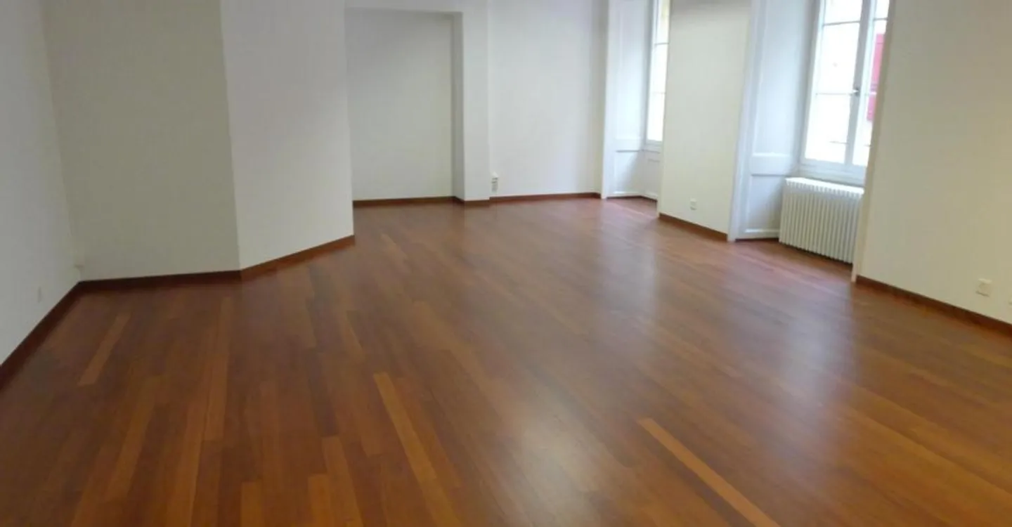 Bureaux de 240 m² en centre ville - Photo 2 of 11