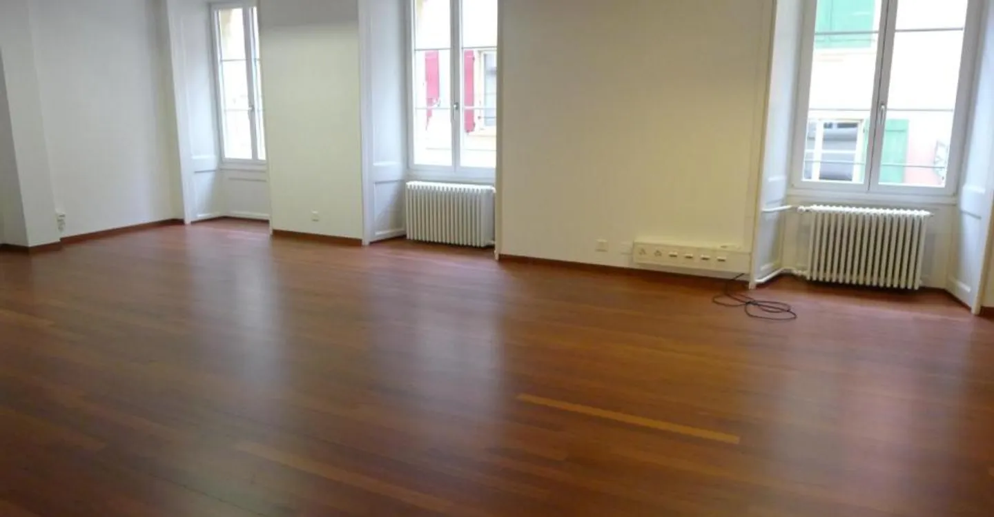 Bureaux de 240 m² en centre ville - Photo 4 of 11