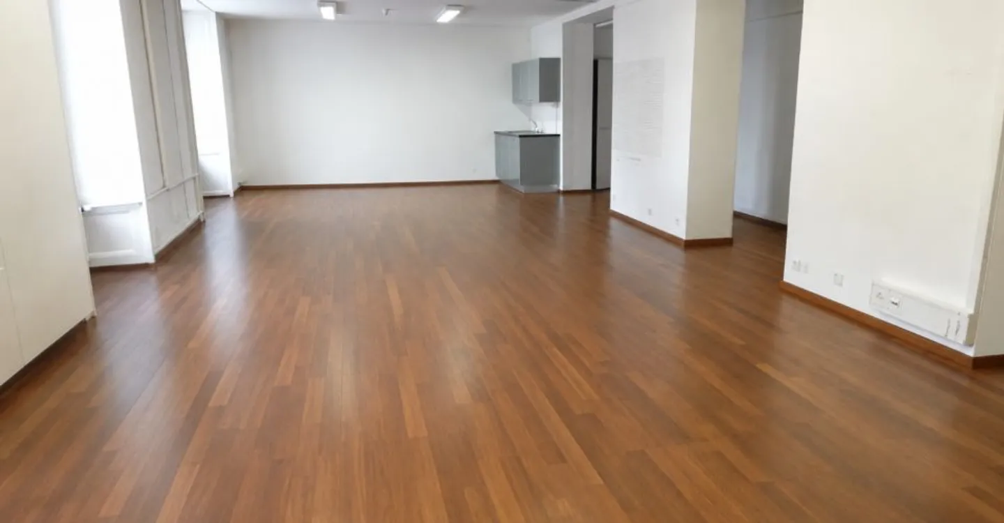 Bureaux de 240 m² en centre ville - Photo 5 of 11