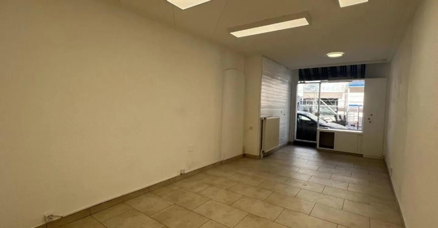 Local commercial à Yverdon-les-Bains - Foto 2 di 6