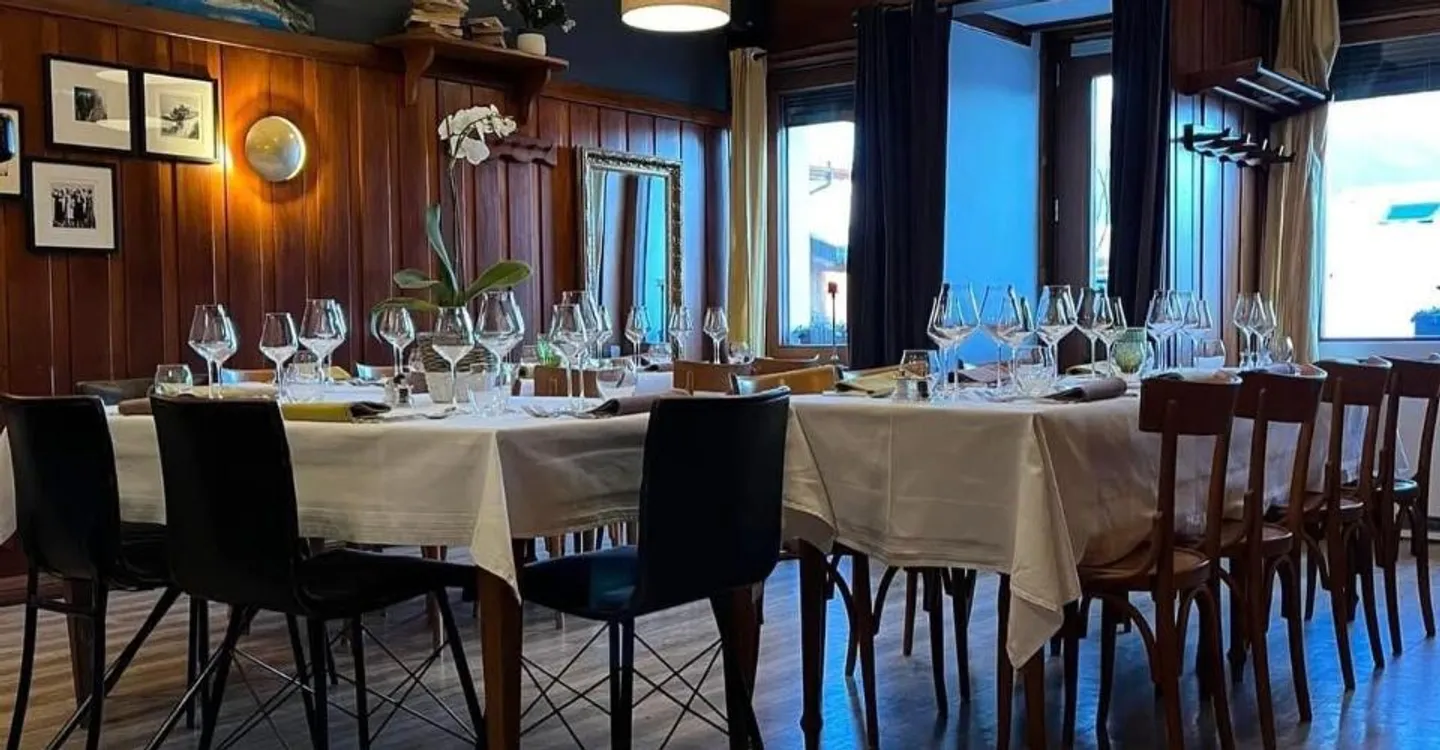 FOR RENT Café Restaurant in Chermignon d'en Haut in a typical Valaisan village just steps from Crans-Montana - Photo 2 of 13