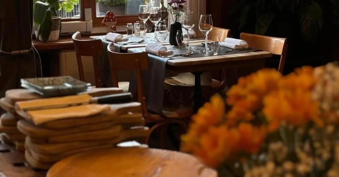 FOR RENT Café Restaurant in Chermignon d'en Haut in a typical Valaisan village just steps from Crans-Montana - Photo 8 of 13