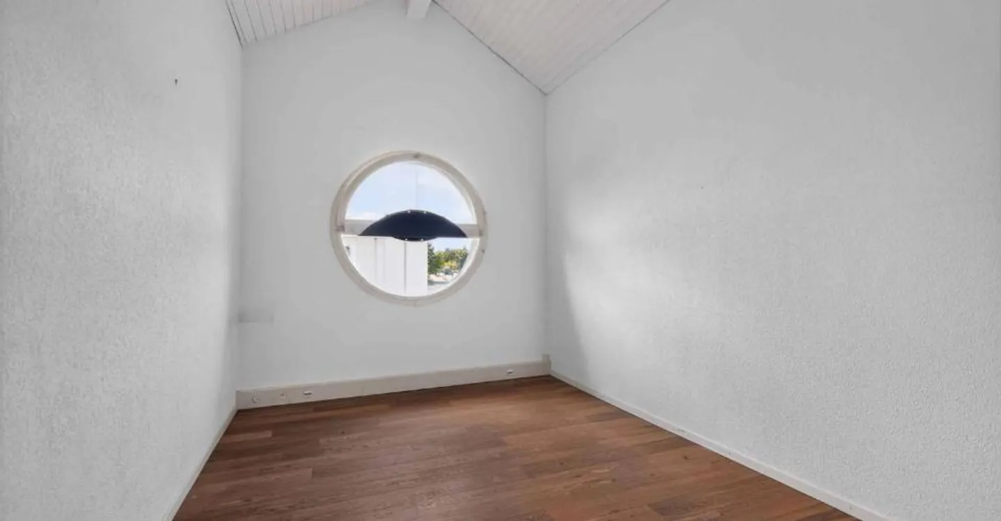 UFFICIO IN AFFITTO A SAINT-SULPICE CON VISTA LAGO - Foto 6 di 12